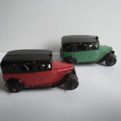 Dinky Toys 1:43 - Voiture miniature (2) - Lot de (2) TAXI, Hobby en Vrije tijd, Modelauto's | 1:5 tot 1:12