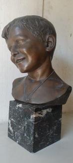 E. Rossi - sculptuur, Busto di fanciullo - 42 cm - Brons, Antiquités & Art