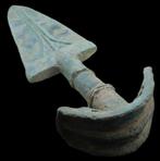 West-Aziatisch bronzen zwaard met versierd en gerepareerd