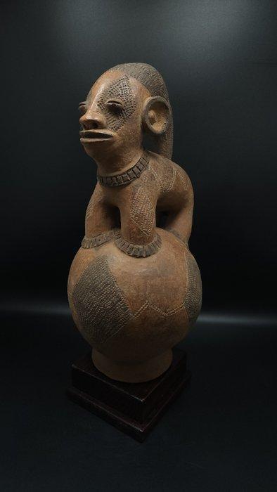 Prachtige antropomorfe pottenbakkerij - Mangbetu - Congo,, Antiek en Kunst, Kunst | Niet-Westerse kunst