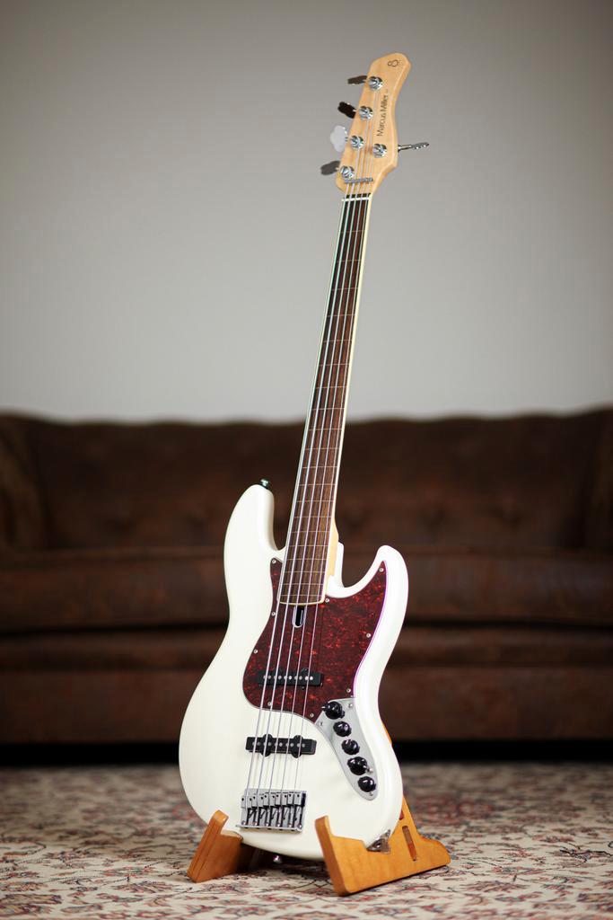 Sire Marcus Miller V7 Active Fretless 2019 | Antique White, Musique & Instruments, Instruments à corde | Guitares | Basses, Envoi