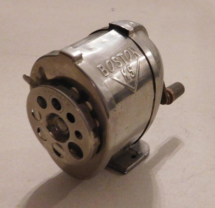 Hunt Manufacturing Co. - Boston KS - Puntenslijper, Antiek en Kunst, Antiek | Wandborden en Tegels