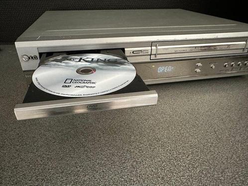 LG DVC 5930 Combined VHS DVD VCR - Compatible CD-R / CD-RW /, Verzamelen, Foto-apparatuur en Filmapparatuur