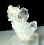 Kwarts Kristalcluster - Hoogte: 7 cm - Breedte: 3.5 cm- 53 g, Verzamelen