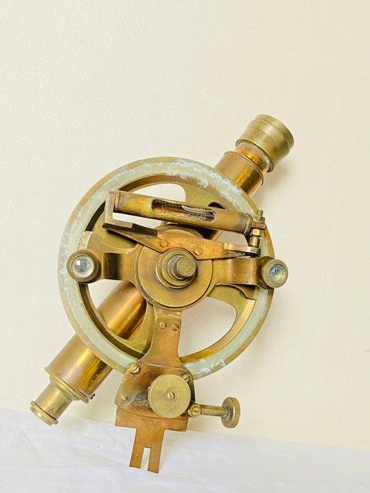 Théodolite - ancien optique , scientifique , professionnel ,, Collections, Appareils photo & Matériel cinématographique