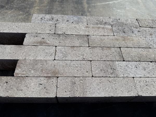 Veiling - 16,3 M2 Waalformaat Beton Mangaan Ongetrommeld 20x, Tuin en Terras, Tegels en Klinkers, Nieuw