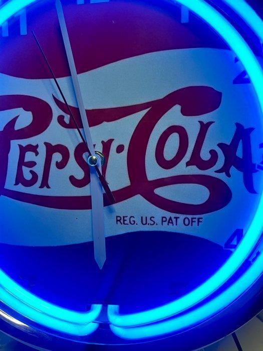 Lichtgevende horloge Pepsi Cola - Neonlichtbord - Plastic,, Antiek en Kunst, Antiek | Wandborden en Tegels