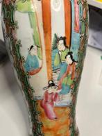 Met de hand beschilderde emailleringen op glazuurlaag met