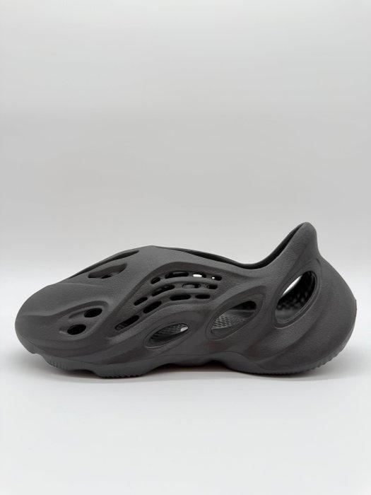 Yeezy X Adidas - Yeezy Foam Runner Onyx - Sneakers - Maat:, Kleding | Heren, Schoenen