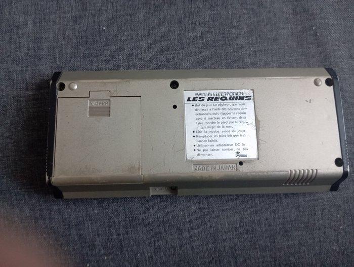 Bandai - Bandai Electronics LCD - LES REQUINS (Mole Patrol), Games en Spelcomputers, Spelcomputers | Overige Accessoires