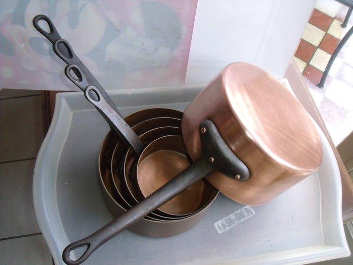 Frans - Pan (5) - Koper - Koperen pannenset 5 x, Antiek en Kunst, Antiek | Keukengerei