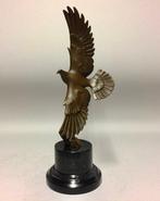 sculptuur, Duif in de vlucht - 38 cm - Brons