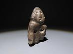 Colima, West-Mexico Steen Antropomorfe figuur. 200 v.Chr. -