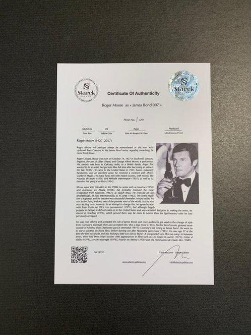 James Bond, Roger Moore as James Bond 007 in classic pose, Verzamelen, Film en Tv
