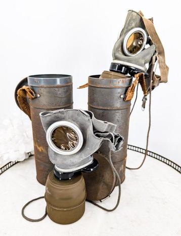 2 Anciens Masque à Gaz Français WW2 / Curiosity - Outil (2)