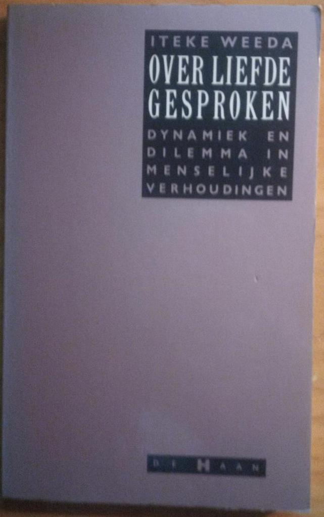 OVER LIEFDE GESPROKEN 9789026965111 WEEDA, Boeken, Politiek en Maatschappij, Gelezen, Verzenden