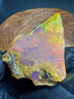 Natuurlijke Ethiopische opaal, rauw, olieachtig. 138,90