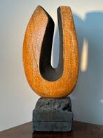 sculptuur, Abstrakte Skulptur auf Sockel – zeitgenössisches