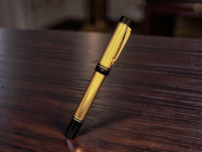 Parker - Duofold Centennial - Stylo à plume, Verzamelen, Pennenverzamelingen
