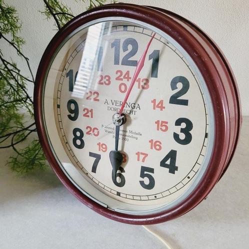 Horloge - Zeldzame Industriële Klok, Veringa Dordrecht ,, Antiek en Kunst, Antiek | Wandborden en Tegels