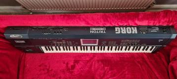 Korg - Korg Triton Extreme 76 Key Music Workstation - - beschikbaar voor biedingen