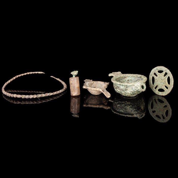 Oud-Romeins Bronzen olielampvullers, koppelings, fitting en, Antiek en Kunst, Antiek | Overige Antiek