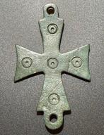 Médiéval, époque des Croisés Bronze Croix rare avec cinq, Antiquités & Art