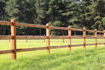 Omheining | houten hekwerk | afrastering weide beschikbaar voor biedingen