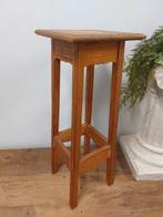 Tafel - Hout - Piëdestal, bijzettafel