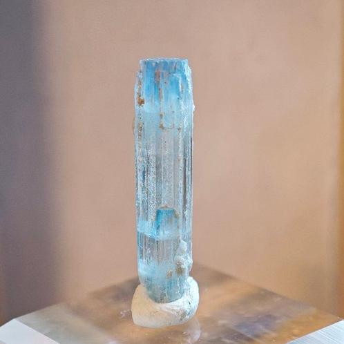 8,65 ct daquamarine Qualité A+ bleu ciel- 1.73 g, Verzamelen, Mineralen en Fossielen