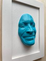 gregos - Small blue light smile on white background-White, Antiek en Kunst