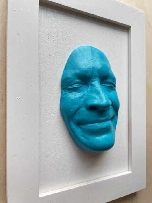 gregos - Small blue light smile on white background-White, Antiek en Kunst, Kunst | Designobjecten