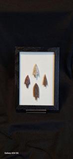 Neolithisch Vuursteen collectie op frame met pijlpunt - 170, Collections, Minéraux & Fossiles