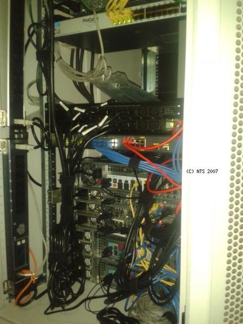 HPE Procurve 2530 24G PoE+Switch, Computers en Software, Desktop Pc's