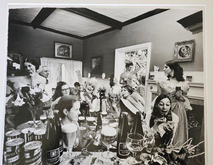 Michael Joseph (1941-) - Whitbread hen party, girls having, Antiek en Kunst, Kunst | Designobjecten