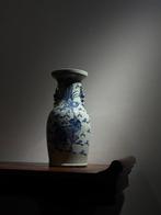 Vase bleu et blanc peint avec un phénix et un kirin - Vase à