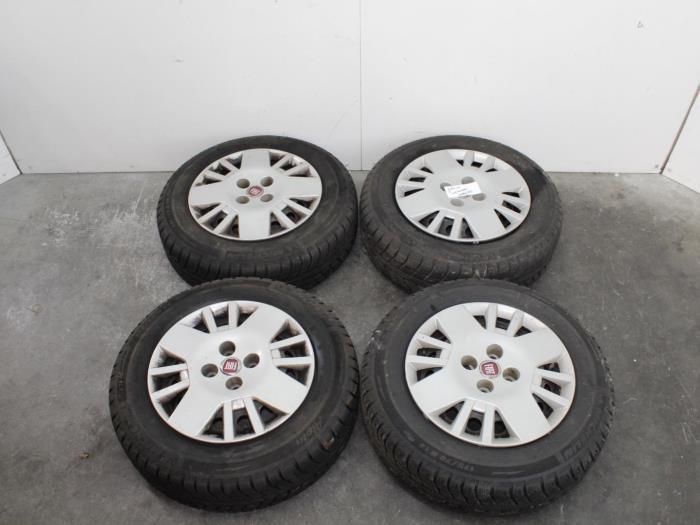 Velgen set Fiat Fiorino O135099, Autos : Pièces & Accessoires, Suspension & Châssis