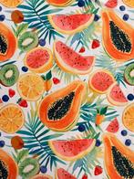Prachtige tafelkleed voor grote tafels. Zomerfruit -