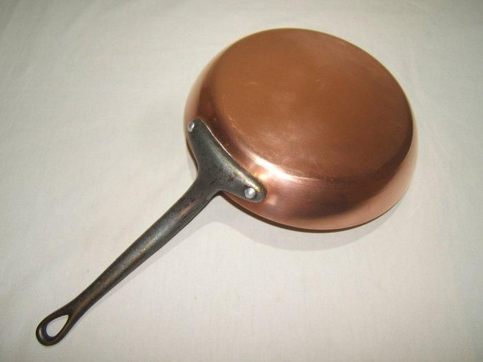Een degelijke Franse koekenpan - Pan - Koper, gietijzer -, Antiquités & Art, Antiquités | Ustensiles de cuisine