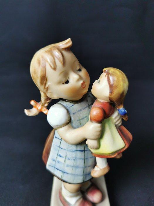 TMK6 Goebel Hummel W Germany Hummel 311, Kiss me statuita, Antiquités & Art, Curiosités & Brocante