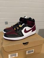 Nike - Air Jordan 1 Mid - Low-top sneakers - Maat: EU 43, Nieuw