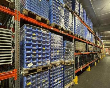 Stapel-, grijp- en magazijnbakken beschikbaar voor biedingen