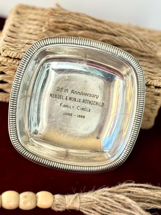 Crosby - 25e anniversaire de mariage de Mendel & Monja, Antiek en Kunst, Antiek | Meubels | Tafels