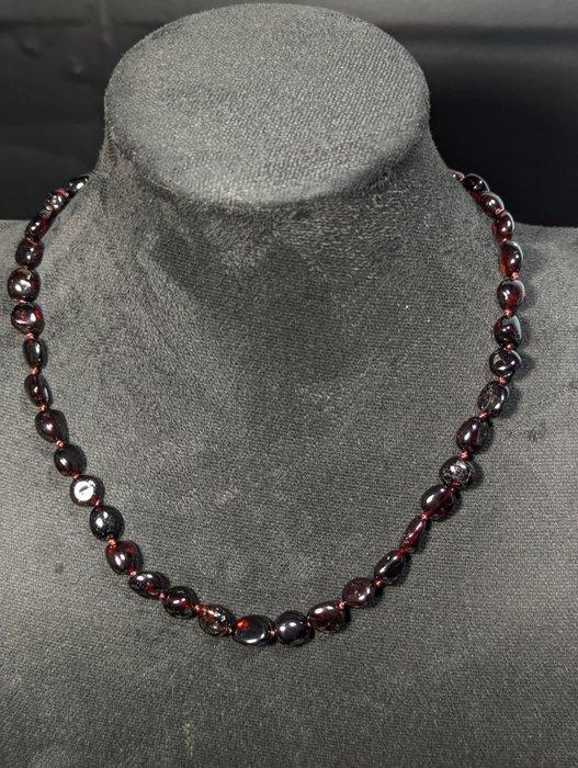 Prachtige ketting met natuurlijk kersen Baltisch amber, uit, Verzamelen, Mineralen en Fossielen