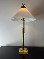 Lamp - Vintage Messing Tafellamp met Opaline Art Deco Kap en