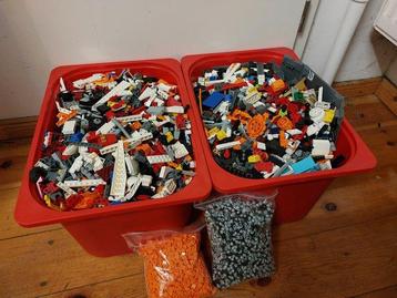 Lego - 13,3 kg Lot Mix of Lego Bricks Pieces - Denemarken disponible aux enchères