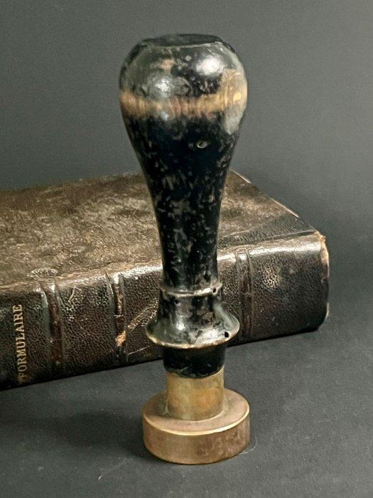 Instituut Messing, Hout Administratief zegel SNCFB - 11 cm, Antiquités & Art, Antiquités | Autres Antiquités