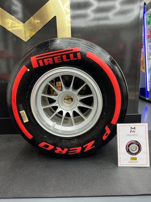 Pneu complet sur la roue - Pirelli - Tire complete on wheel, Collections, Marques automobiles, Motos & Formules 1