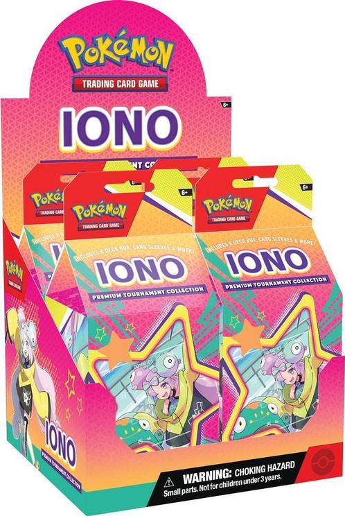 Pokémon Premium Tournament Collection - Iono [05-04-2024], Hobby en Vrije tijd, Verzamelkaartspellen | Pokémon, Nieuw, Foil, Verzenden
