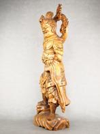 God who bestows wealth and good fortune, and who prays for